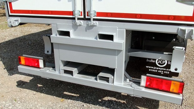 26 tonne Moffett Curtain Side Tautliner Day Cab Rental 13