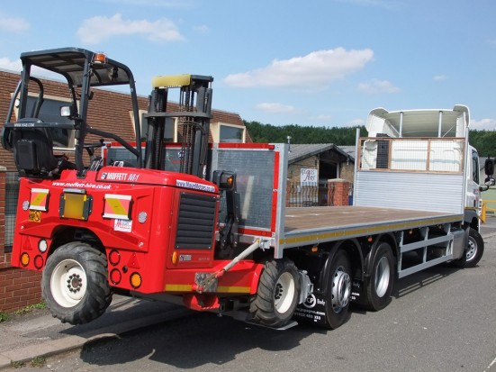 26 tonne Moffett Flatbed Sleeper Cab Rental 09