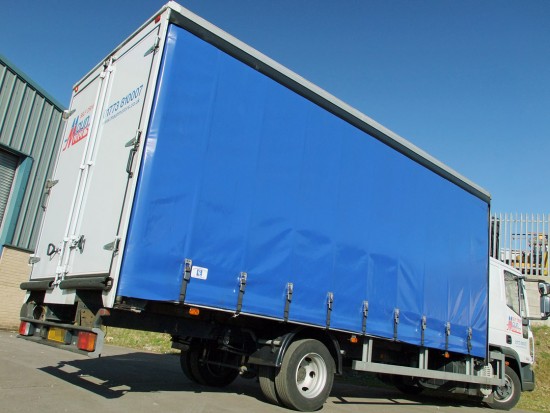 7-5 tonne Curtain Side Lorry Rental Sleeper Cab 04