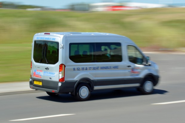 Ford Transit 12 Seat Minibus Mk8 (panning) 03