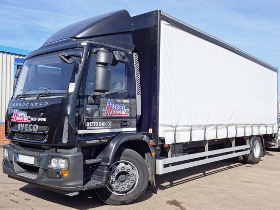 Iveco 18t Curtain & Tail Lift + Logo_HRE_04z