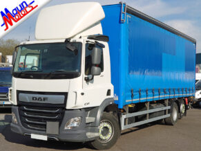 Hire a 26t Curtain-side lorry with tail lift - ULEZ & Clean Air Zone compliant Euro 6, 26 tonne tautliner curtain-side rigid lorry for with tail lift 26000kg GVW truck rental - Direct Vision Standards compliant