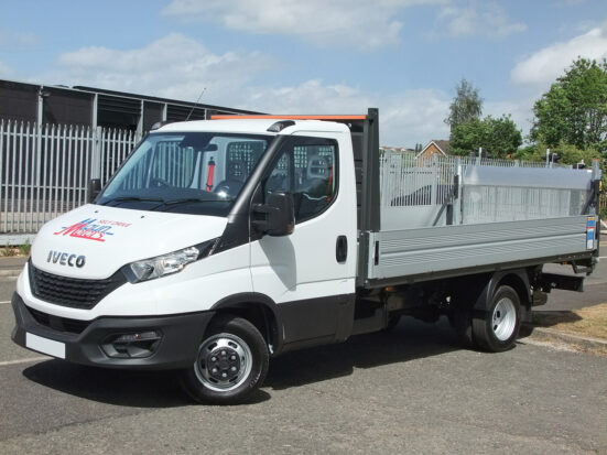 daily-3T-dropside-tail-lift_hire_01