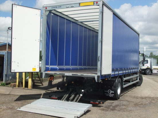 iveco-eurocargo-18t-curtain-sleeper-tlift-eu6_hire_26