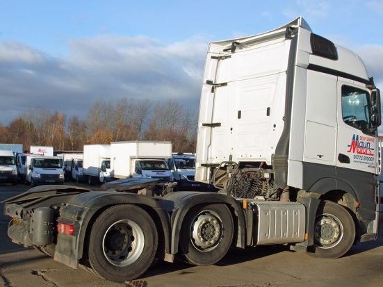 Mercedes-Benz Actros Euro 6 tractor unit rental 02