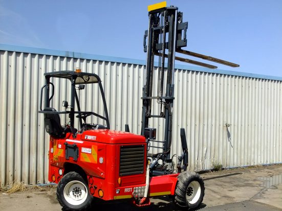 moffett-m5-extending-forks_HIRE_21