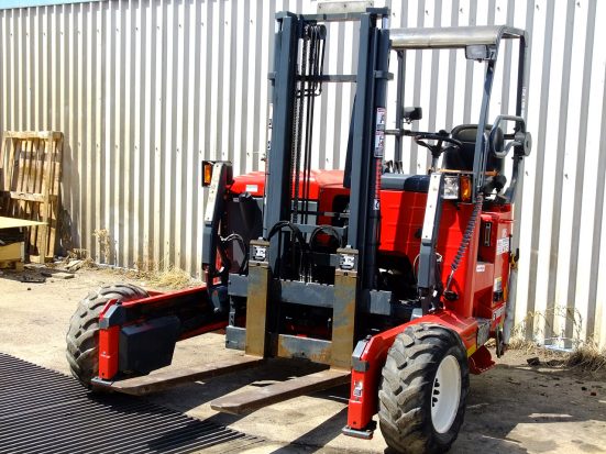 moffett-m5-extending-forks_HIRE_29